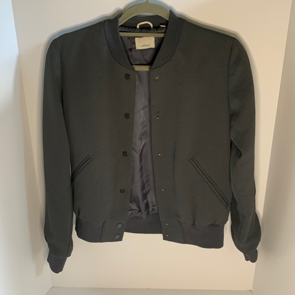 Aritzia Wilfred bomber jacket